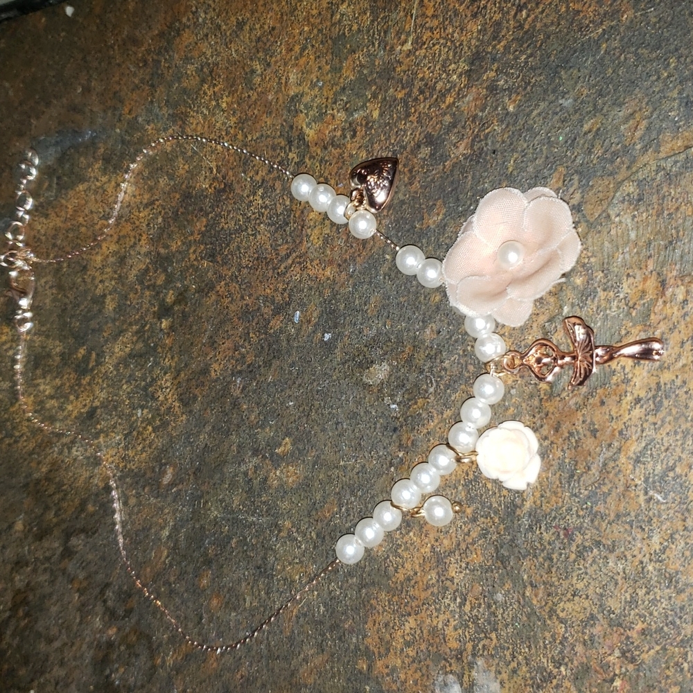 Child ballet necklace